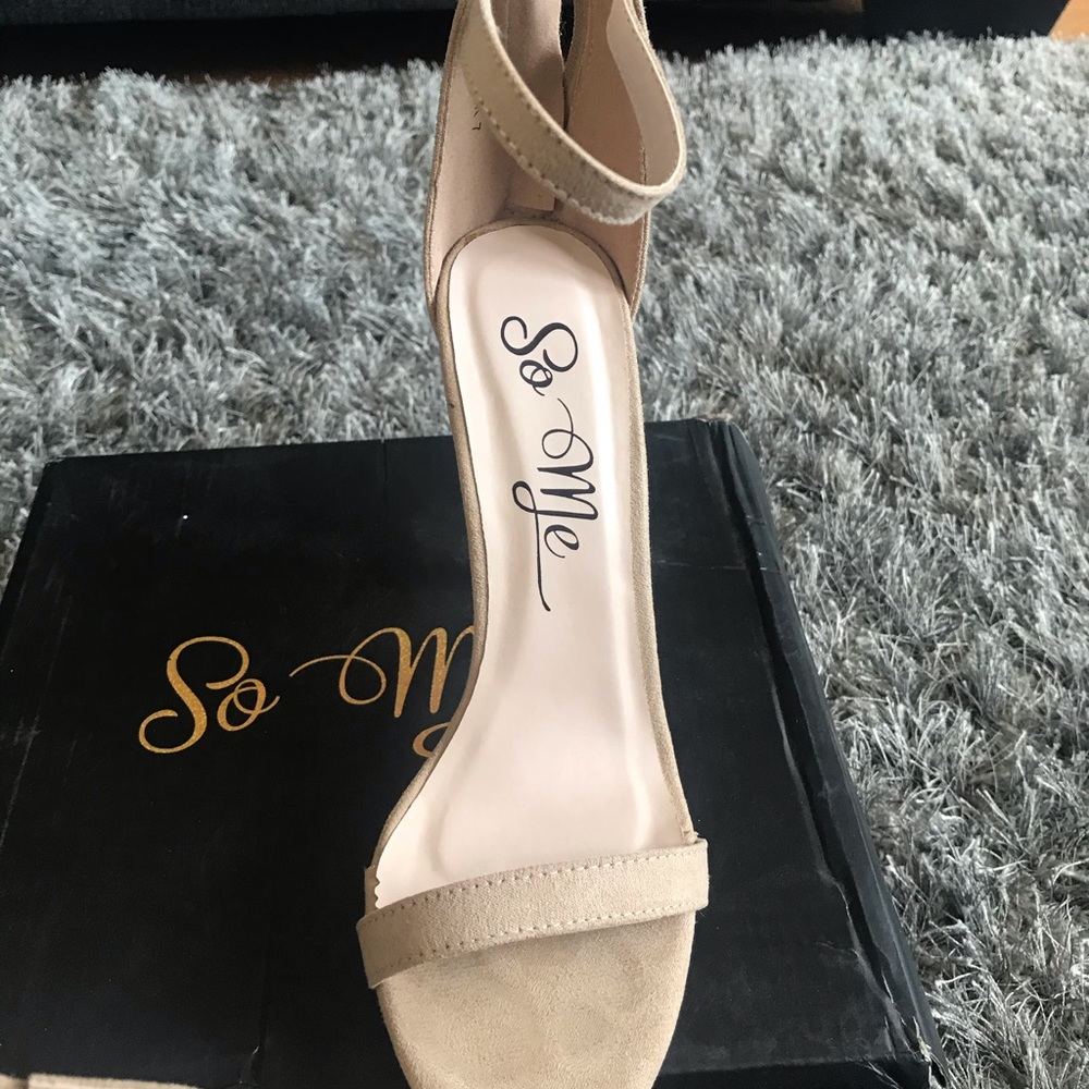 Nude heels size 7